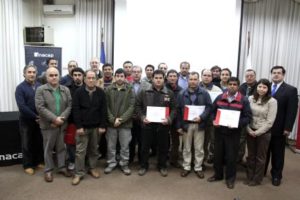 https://arauco-qas.arauco.com/chile/wp-content/uploads/sites/14/2017/08/Trabajadores-forestales-se-capacitan-en-liderazgo-sindical3-300x200.jpg