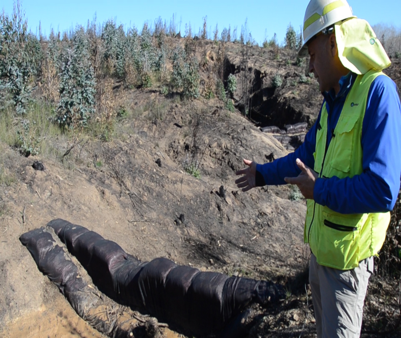 Con trabajos en laderas y quebradas protegen cuencas abastecedoras de agua